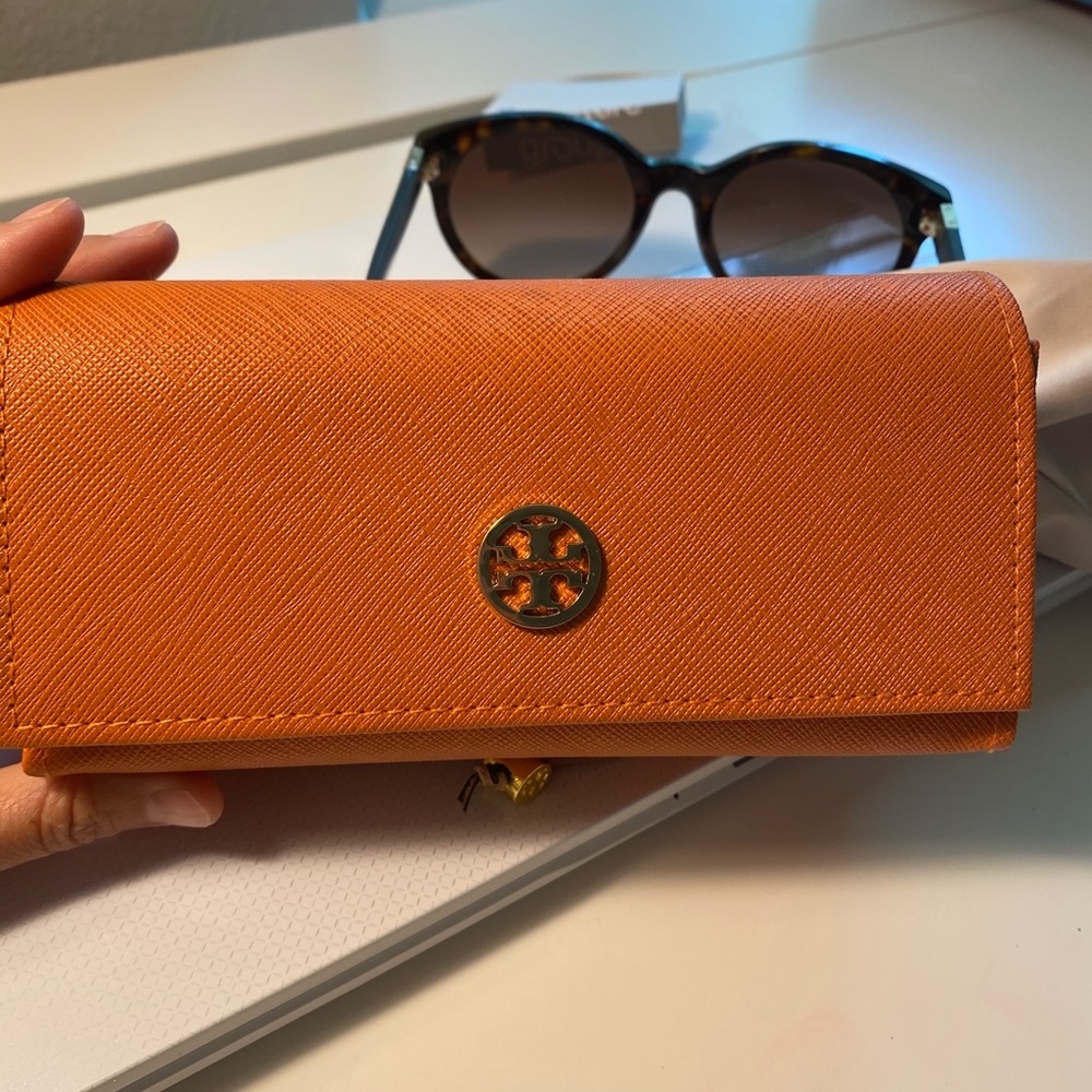 Tory Burch Sunglasses - Picture 6 of 12